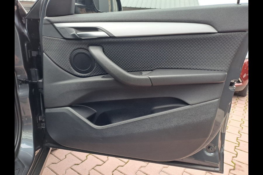 BMW X2 sDrive18i | Automaat | LED | Navi | Cruise | PDC | All-seasons |