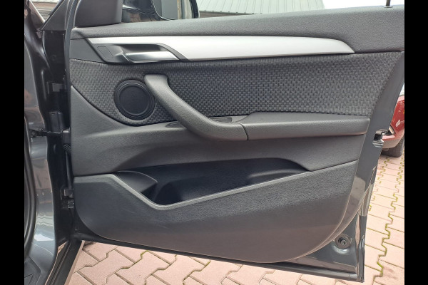 BMW X2 sDrive18i | Automaat | LED | Navi | Cruise | PDC | All-seasons |