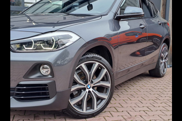 BMW X2 sDrive18i | Automaat | LED | Navi | Cruise | PDC | All-seasons |