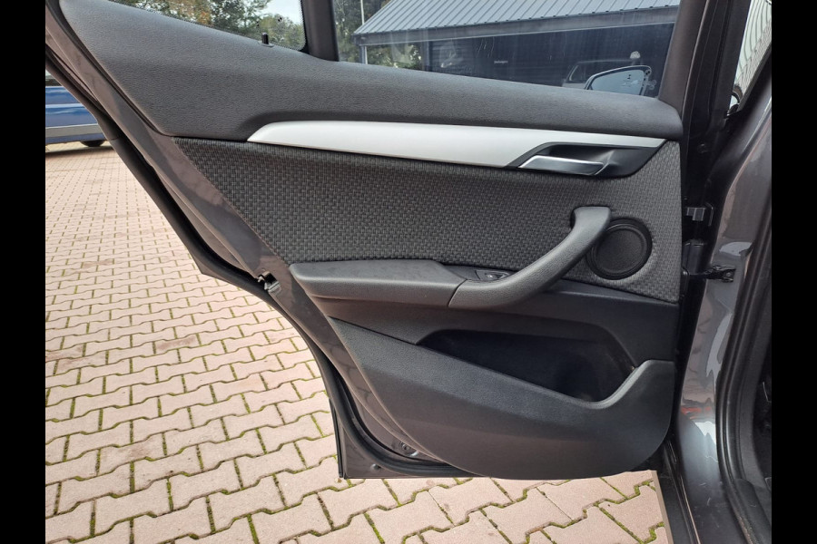 BMW X2 sDrive18i | Automaat | LED | Navi | Cruise | PDC | All-seasons |