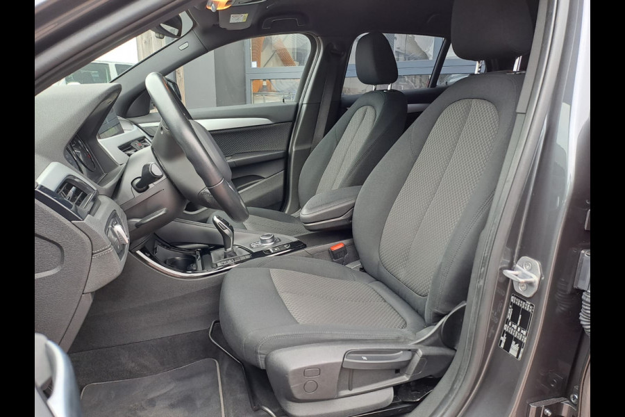 BMW X2 sDrive18i | Automaat | LED | Navi | Cruise | PDC | All-seasons |