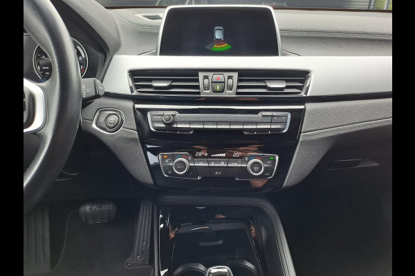 BMW X2 sDrive18i | Automaat | LED | Navi | Cruise | PDC | All-seasons |