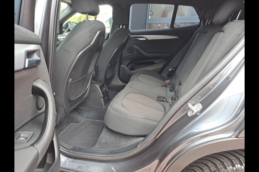 BMW X2 sDrive18i | Automaat | LED | Navi | Cruise | PDC | All-seasons |
