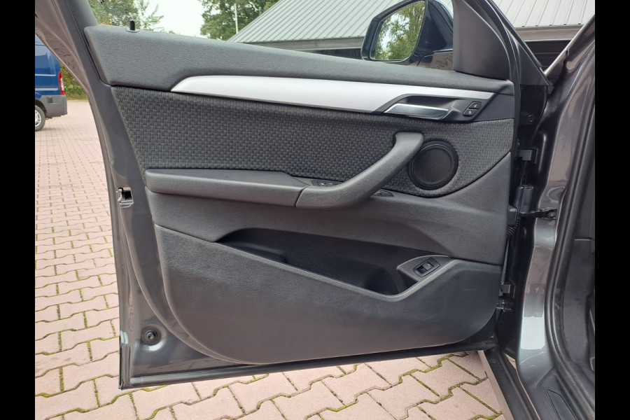 BMW X2 sDrive18i | Automaat | LED | Navi | Cruise | PDC | All-seasons |