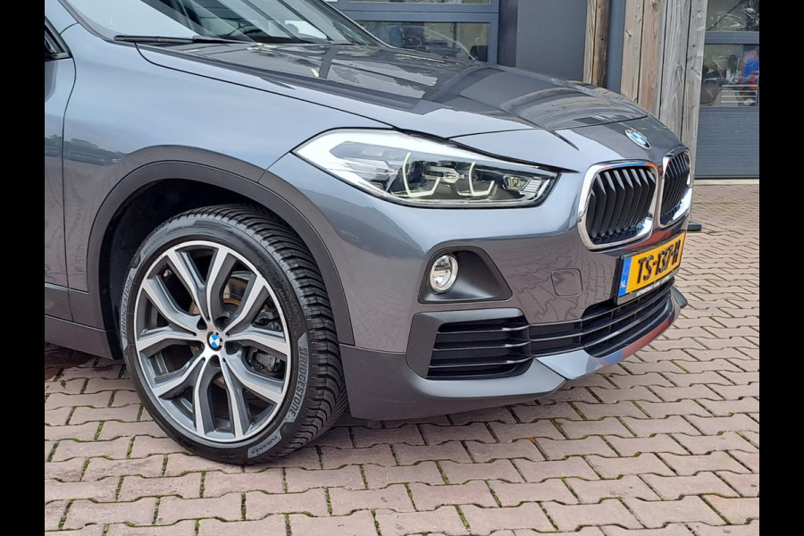 BMW X2 sDrive18i | Automaat | LED | Navi | Cruise | PDC | All-seasons |