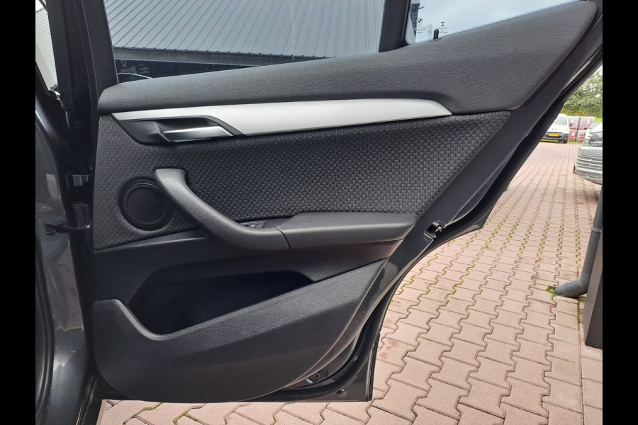 BMW X2 sDrive18i | Automaat | LED | Navi | Cruise | PDC | All-seasons |