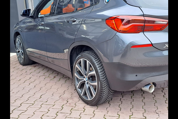 BMW X2 sDrive18i | Automaat | LED | Navi | Cruise | PDC | All-seasons |