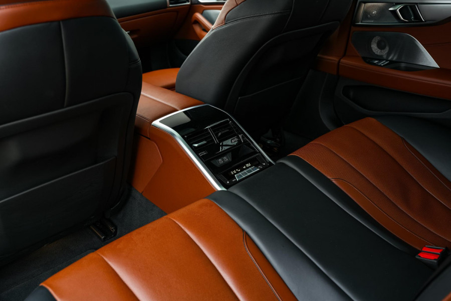BMW 8 Serie Gran Coupé M850i xDrive High Executive Panoramadak B&W Audio Carbon HUD Adapt. Cruise Crafted Clarity