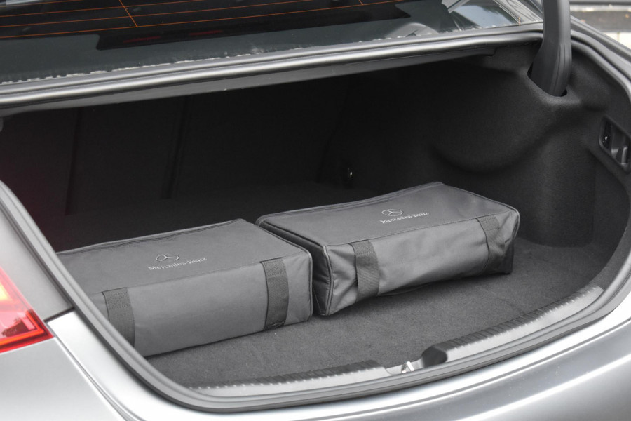 Mercedes-Benz C-Klasse 300 e Luxury Line Amg Line Distronic Stuurvw Mat Grijs