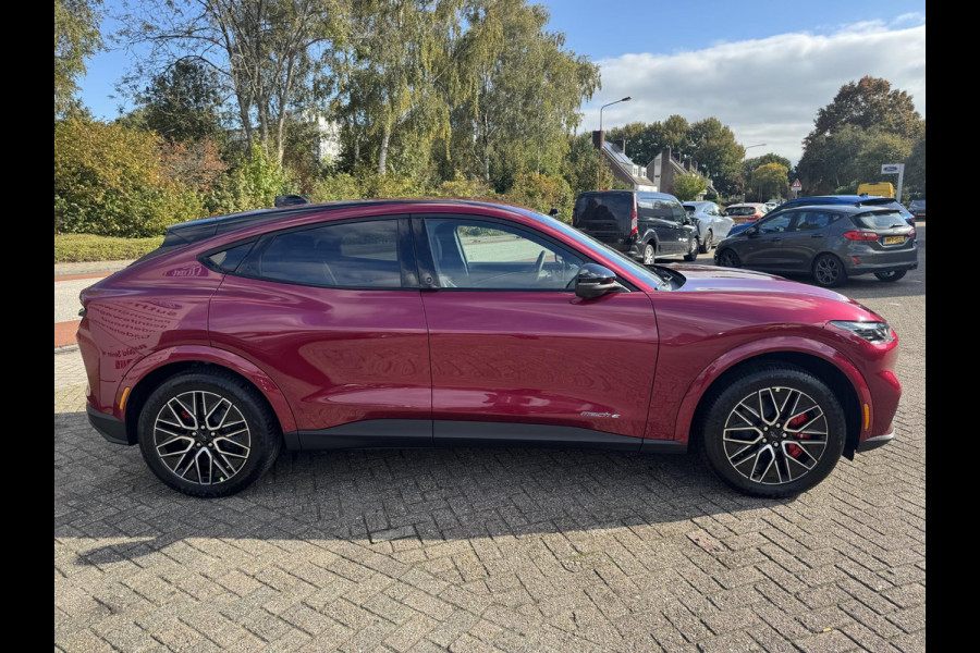 Ford Mustang Mach-E Extended Premium RWD 88 kWh | SCI |296pk | Ford Voorraad | Technology Pack Plus
