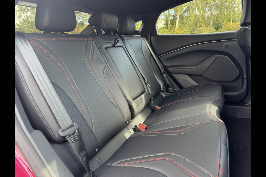 Ford Mustang Mach-E Extended Premium RWD 88 kWh | SCI |296pk | Ford Voorraad | Technology Pack Plus