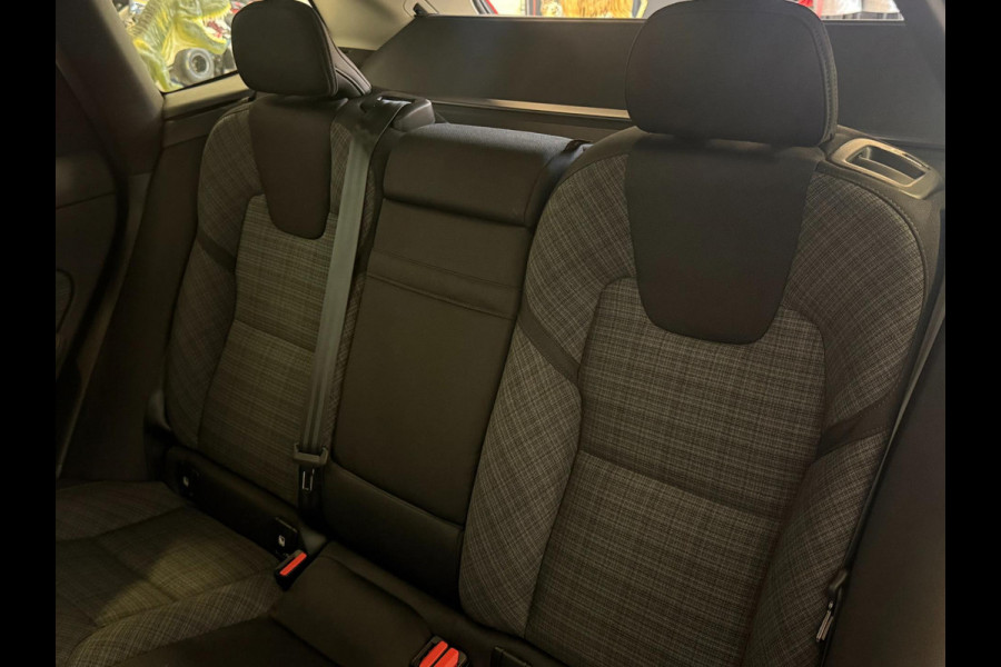 Volvo XC60 2.0 T6 Plug-in hybrid AWD Essential Edition Bright|NAP|PANO|1e EIGENAAR