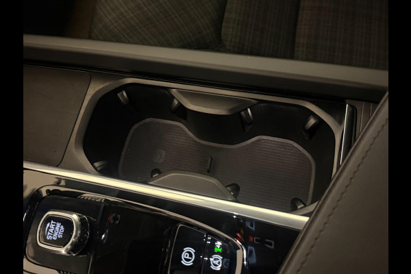 Volvo XC60 2.0 T6 Plug-in hybrid AWD Essential Edition Bright|NAP|PANO|1e EIGENAAR