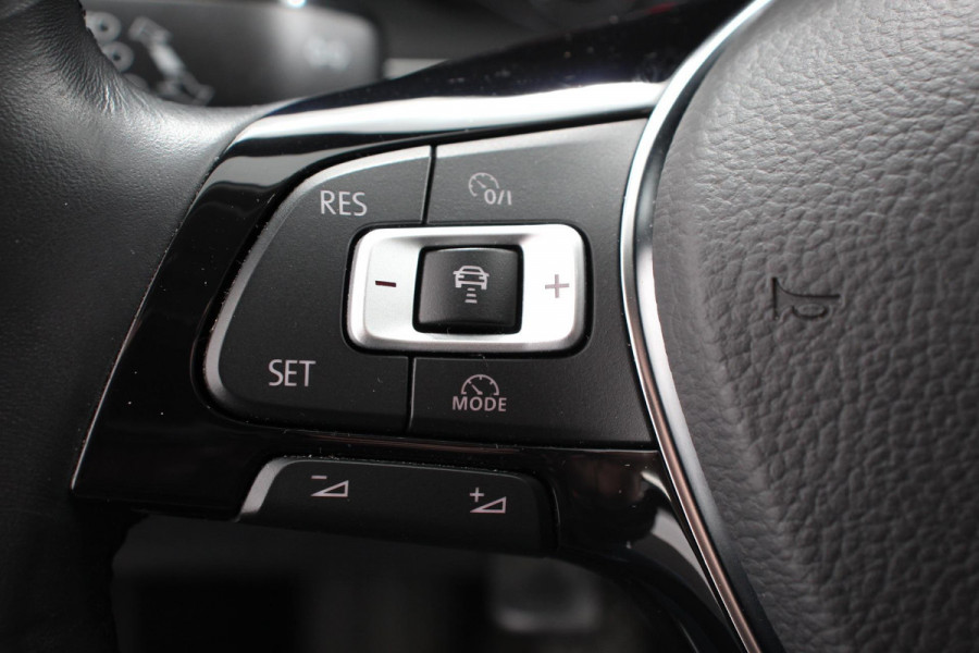 Volkswagen Polo 1.0 TSI 110pk Highline | Navigatie | Apple Carplay/Android Auto | Parkeersensoren | Adaptive cruise control | Stoelverwarming | Getinte ramen | Climatronic