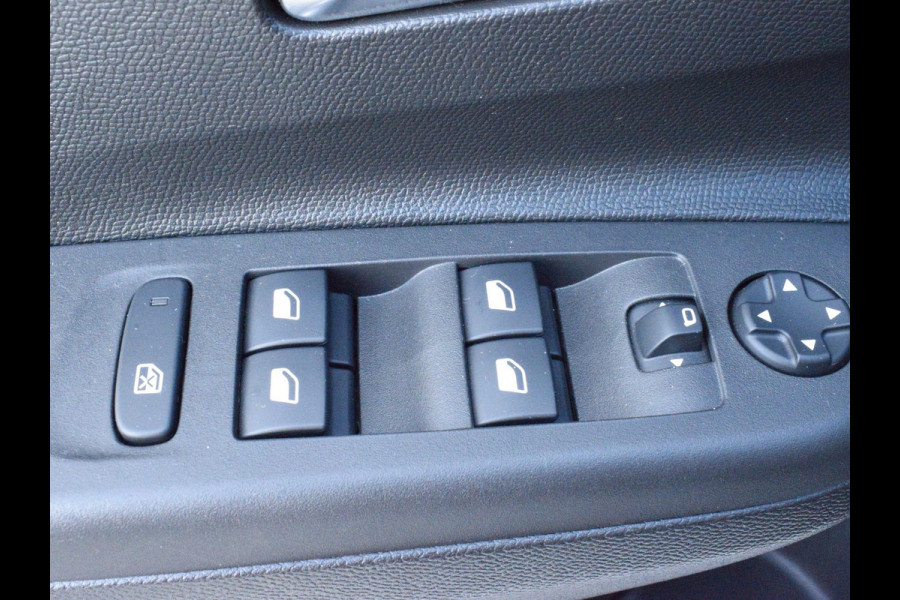 Opel Corsa 1.2 GS Line PARKEERSENSOREN | NAVI & CARPLAY | AIRCO |