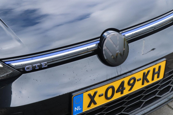 Volkswagen Golf 1.4 eHybrid GTE | PANO | IQ.DRIVE | Sfeerverlichting Volkswagen Golf 1.4 eHybrid GTE | PANO | IQ.DRIVE | Sfeerverlichting