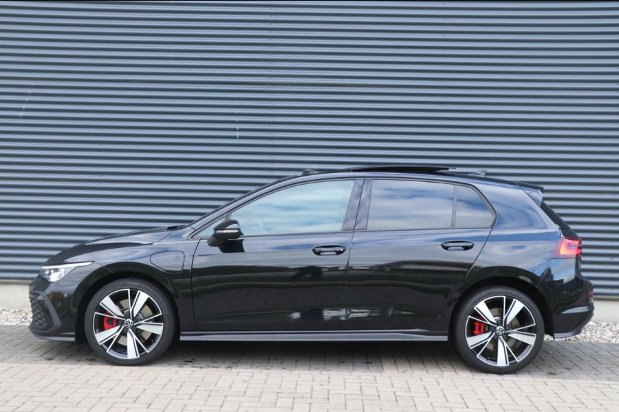 Volkswagen Golf 1.4 eHybrid GTE | PANO | IQ.DRIVE | Sfeerverlichting Volkswagen Golf 1.4 eHybrid GTE | PANO | IQ.DRIVE | Sfeerverlichting