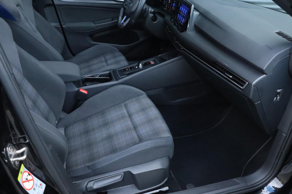 Volkswagen Golf 1.4 eHybrid GTE | PANO | IQ.DRIVE | Sfeerverlichting Volkswagen Golf 1.4 eHybrid GTE | PANO | IQ.DRIVE | Sfeerverlichting