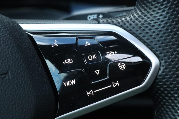 Volkswagen Golf 1.4 eHybrid GTE | PANO | IQ.DRIVE | Sfeerverlichting Volkswagen Golf 1.4 eHybrid GTE | PANO | IQ.DRIVE | Sfeerverlichting