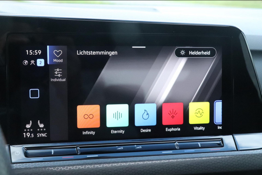 Volkswagen Golf 1.4 eHybrid GTE | PANO | IQ.DRIVE | Sfeerverlichting Volkswagen Golf 1.4 eHybrid GTE | PANO | IQ.DRIVE | Sfeerverlichting