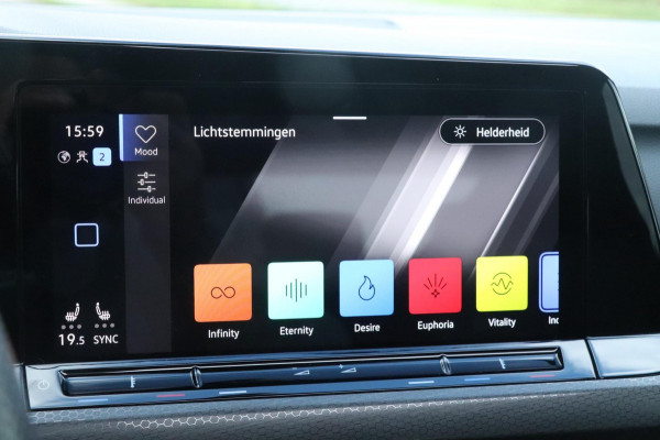 Volkswagen Golf 1.4 eHybrid GTE | PANO | IQ.DRIVE | Sfeerverlichting Volkswagen Golf 1.4 eHybrid GTE | PANO | IQ.DRIVE | Sfeerverlichting