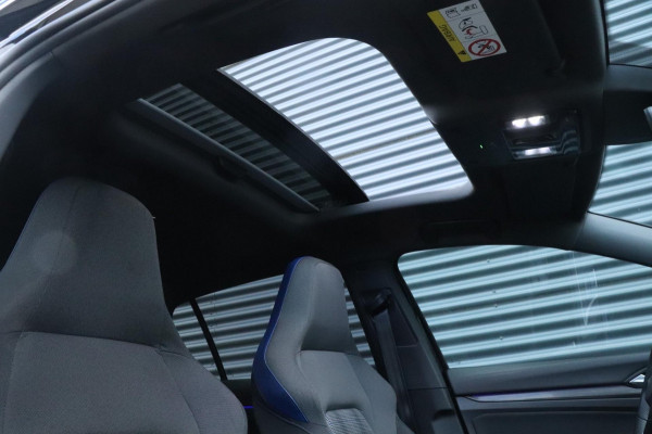 Volkswagen Golf 1.4 eHybrid GTE | PANO | IQ.DRIVE | Sfeerverlichting Volkswagen Golf 1.4 eHybrid GTE | PANO | IQ.DRIVE | Sfeerverlichting