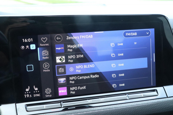 Volkswagen Golf 1.4 eHybrid GTE | PANO | IQ.DRIVE | Sfeerverlichting Volkswagen Golf 1.4 eHybrid GTE | PANO | IQ.DRIVE | Sfeerverlichting