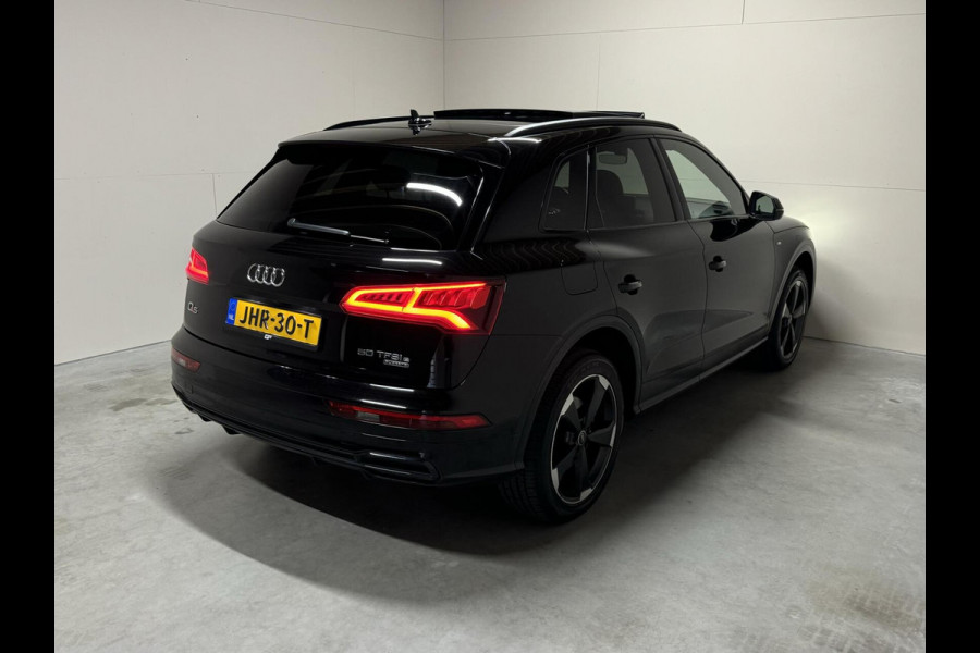 Audi Q5 50 TFSIe Quattro Black Edition RS Seats Pano Sfeer CarPlay