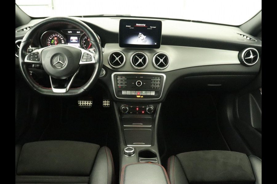 Mercedes-Benz CLA-Klasse Shooting Brake 180 | Trekhaak | Camera | Navigatie | Leder | LED | Cruise control | Sportstoelen | LMV 18 inch