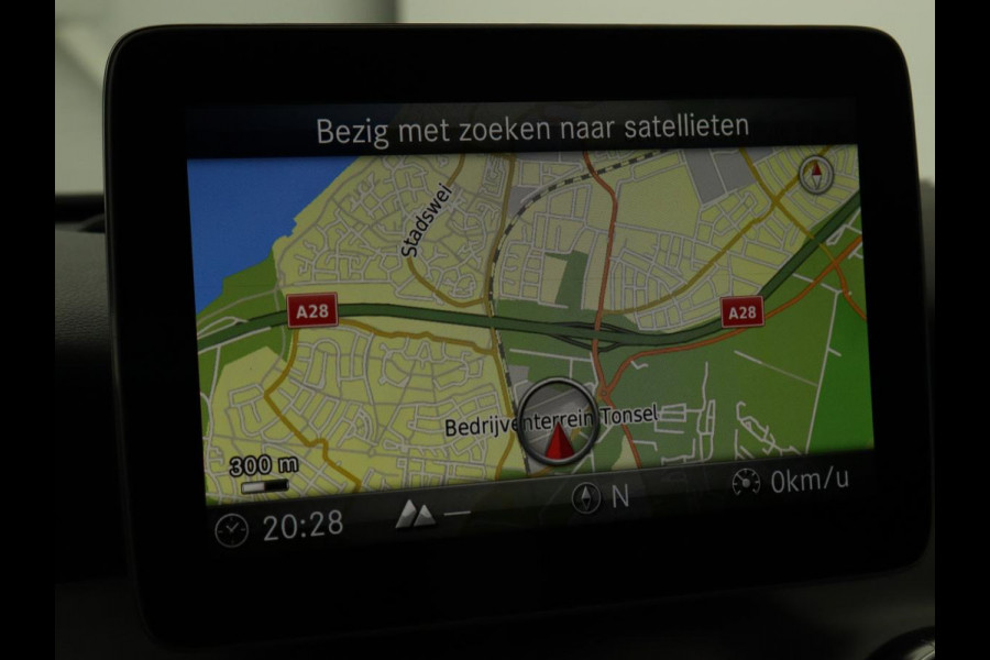 Mercedes-Benz CLA-Klasse Shooting Brake 180 | Trekhaak | Camera | Navigatie | Leder | LED | Cruise control | Sportstoelen | LMV 18 inch