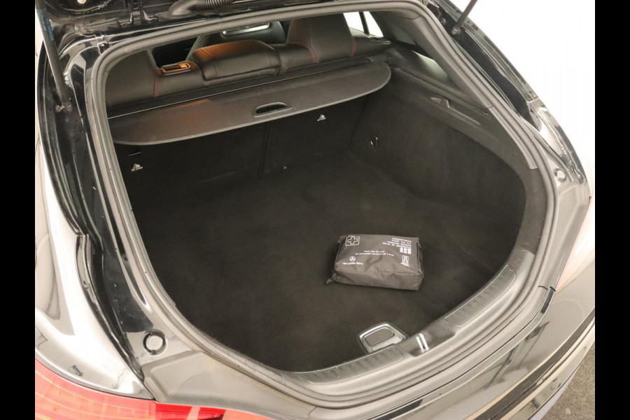 Mercedes-Benz CLA-Klasse Shooting Brake 180 | Trekhaak | Camera | Navigatie | Leder | LED | Cruise control | Sportstoelen | LMV 18 inch