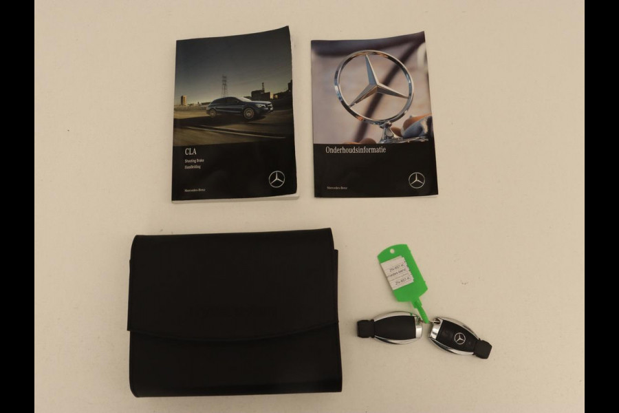 Mercedes-Benz CLA-Klasse Shooting Brake 180 | Trekhaak | Camera | Navigatie | Leder | LED | Cruise control | Sportstoelen | LMV 18 inch