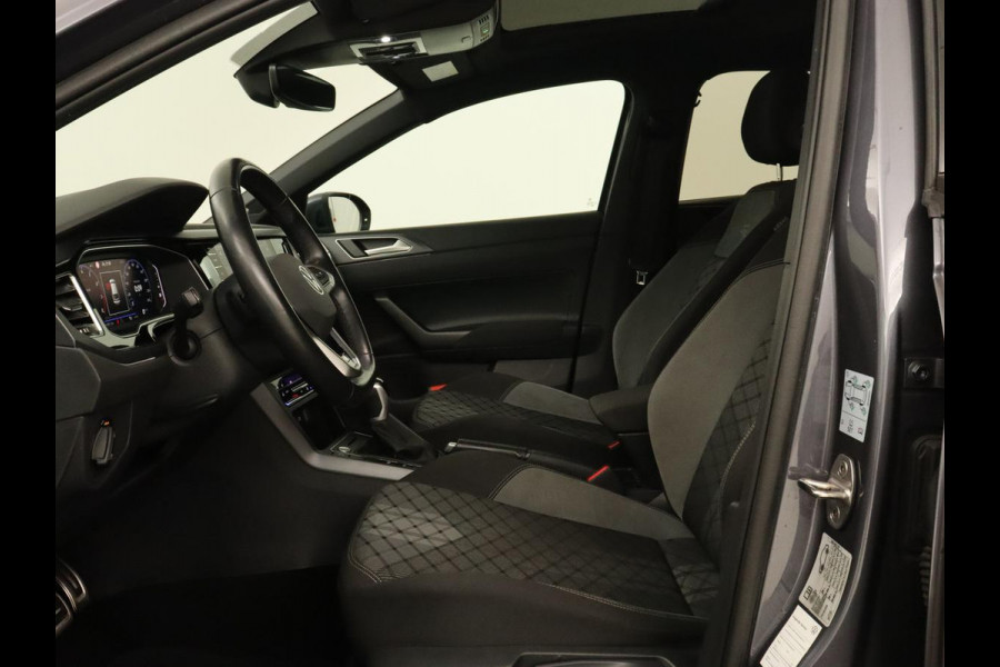Volkswagen Taigo 1.0 TSI R-Line | Panoramadak| Camera | Virtual cockpit | Stoelverwarming | Navigatie | Carplay | LMV 18 inch | Getint glas | LED