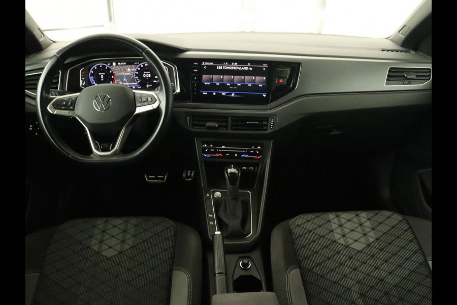 Volkswagen Taigo 1.0 TSI R-Line | Panoramadak| Camera | Virtual cockpit | Stoelverwarming | Navigatie | Carplay | LMV 18 inch | Getint glas | LED