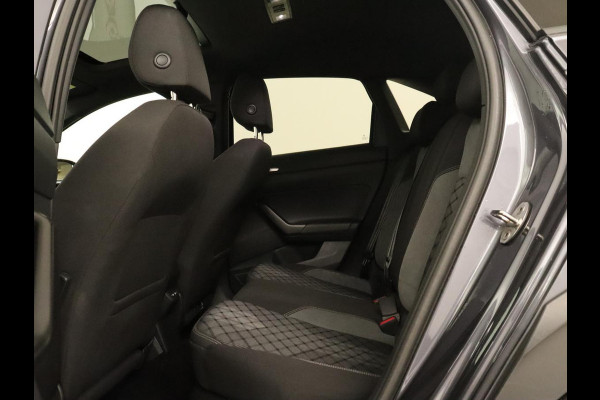 Volkswagen Taigo 1.0 TSI R-Line | Panoramadak| Camera | Virtual cockpit | Stoelverwarming | Navigatie | Carplay | LMV 18 inch | Getint glas | LED