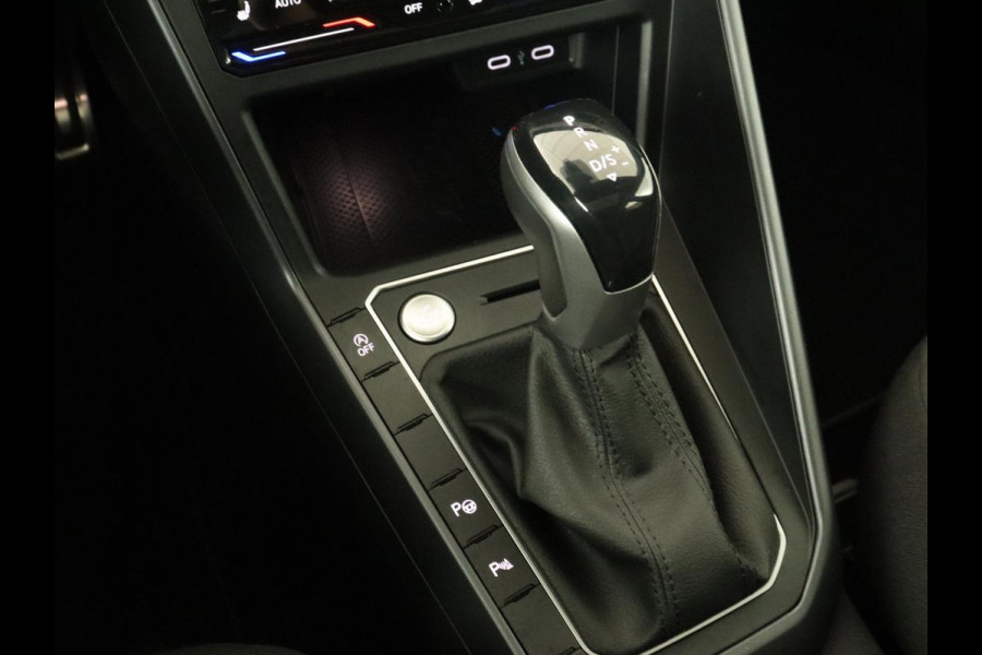 Volkswagen Taigo 1.0 TSI R-Line | Panoramadak| Camera | Virtual cockpit | Stoelverwarming | Navigatie | Carplay | LMV 18 inch | Getint glas | LED