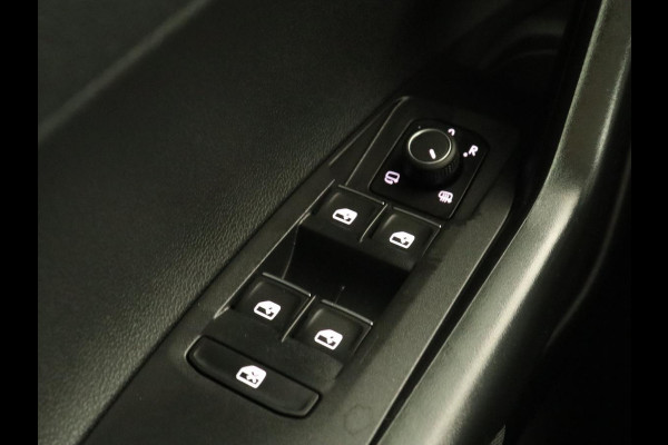 Volkswagen Taigo 1.0 TSI R-Line | Panoramadak| Camera | Virtual cockpit | Stoelverwarming | Navigatie | Carplay | LMV 18 inch | Getint glas | LED