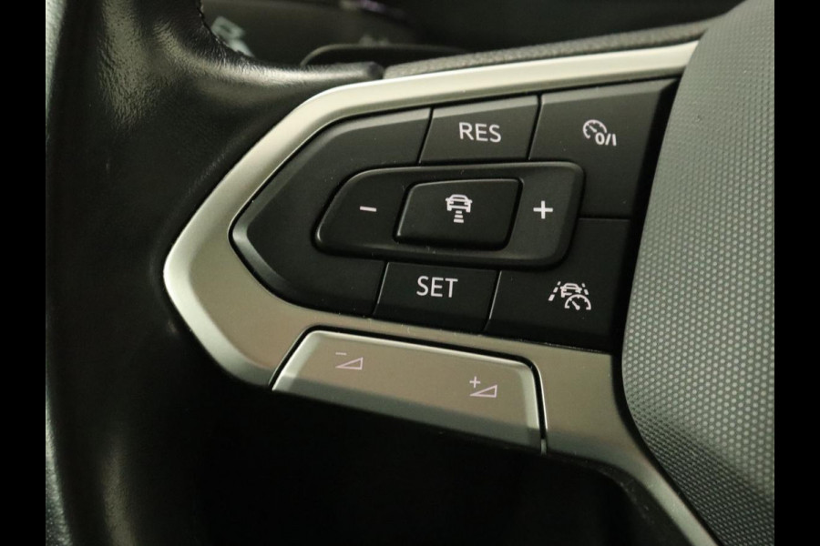 Volkswagen Taigo 1.0 TSI R-Line | Panoramadak| Camera | Virtual cockpit | Stoelverwarming | Navigatie | Carplay | LMV 18 inch | Getint glas | LED