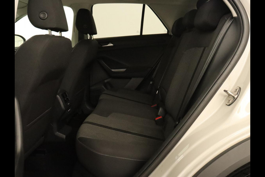 Volkswagen T-Roc 1.5 TSI Life Bns | Camera | Navigatie | Stoelverwarming | Carplay | Getint glas | Adaptive cruise | Climate control