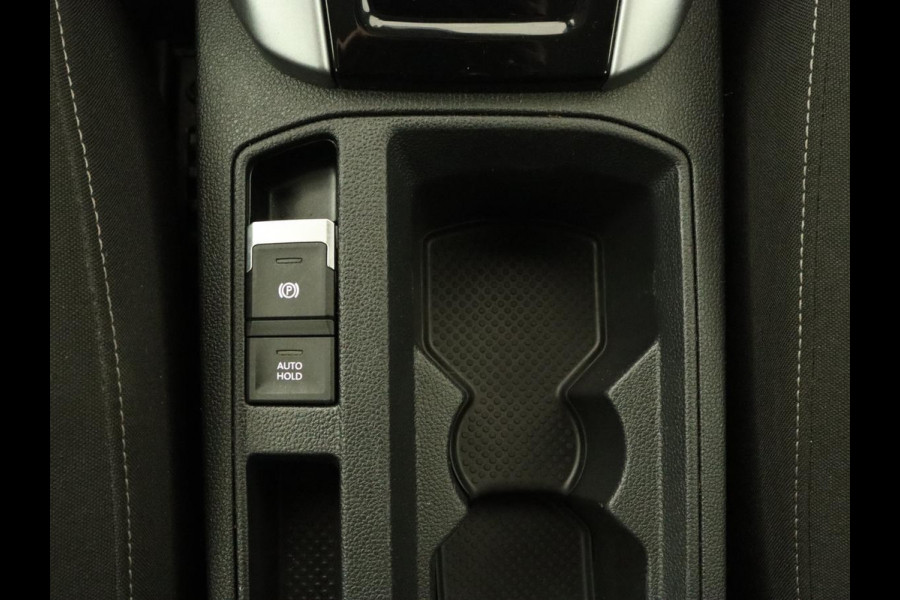 Volkswagen T-Roc 1.5 TSI Life Bns | Camera | Navigatie | Stoelverwarming | Carplay | Getint glas | Adaptive cruise | Climate control