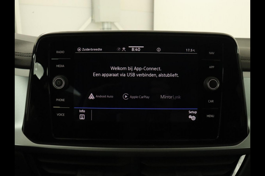 Volkswagen T-Roc 1.5 TSI Life Bns | Camera | Navigatie | Stoelverwarming | Carplay | Getint glas | Adaptive cruise | Climate control