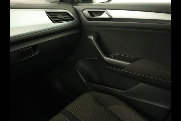 Volkswagen T-Roc 1.5 TSI Life Bns | Camera | Navigatie | Stoelverwarming | Carplay | Getint glas | Adaptive cruise | Climate control