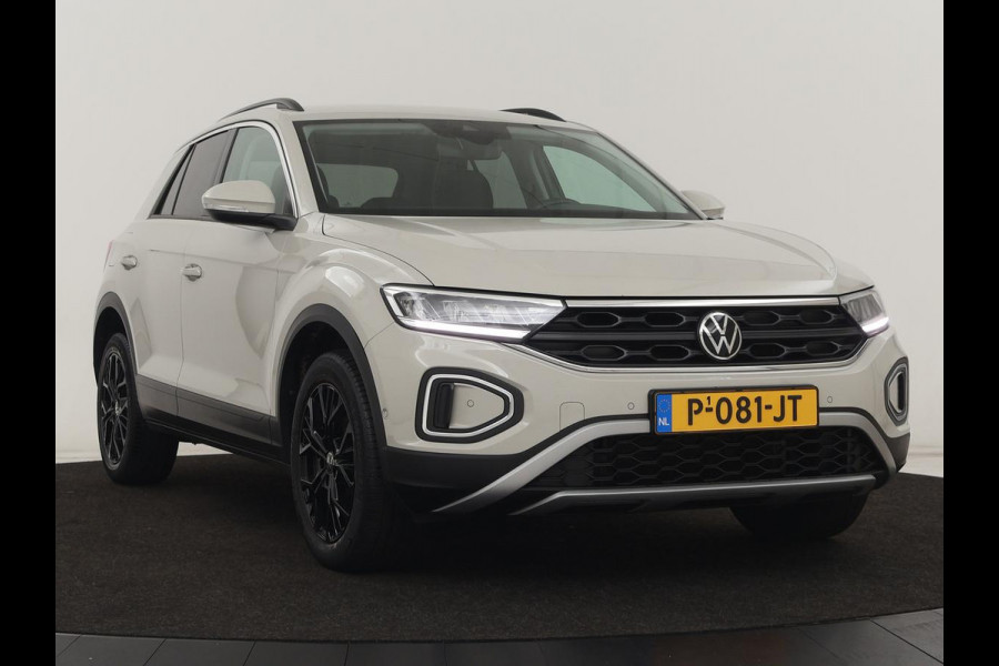 Volkswagen T-Roc 1.5 TSI Life Bns | Camera | Navigatie | Stoelverwarming | Carplay | Getint glas | Adaptive cruise | Climate control