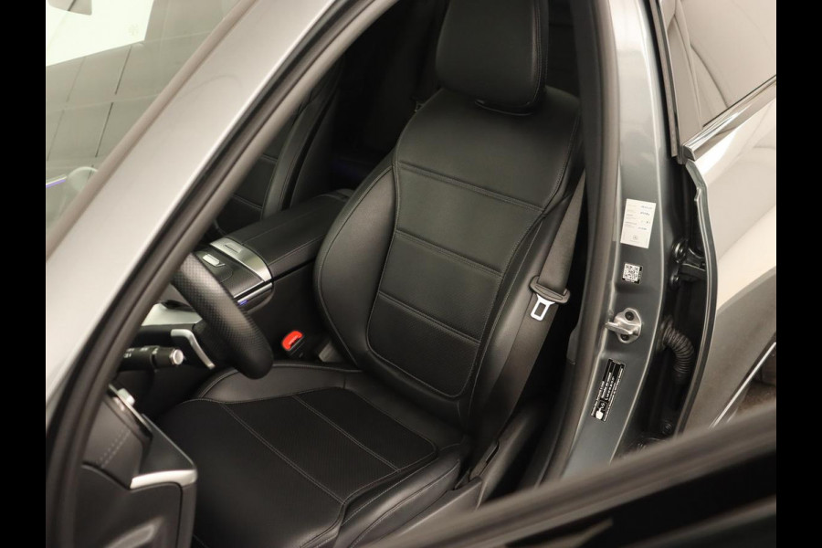 Mercedes-Benz C-Klasse 300 e AMG Line | Panoramadak | Wegklapbare trekhaak | Sfeerverlichting | Elektrische stoelen | Stoelverwarming | 360 Camera | Leder | Memory | Carplay