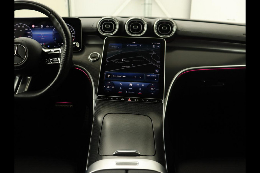 Mercedes-Benz C-Klasse 300 e AMG Line | Panoramadak | Wegklapbare trekhaak | Sfeerverlichting | Elektrische stoelen | Stoelverwarming | 360 Camera | Leder | Memory | Carplay
