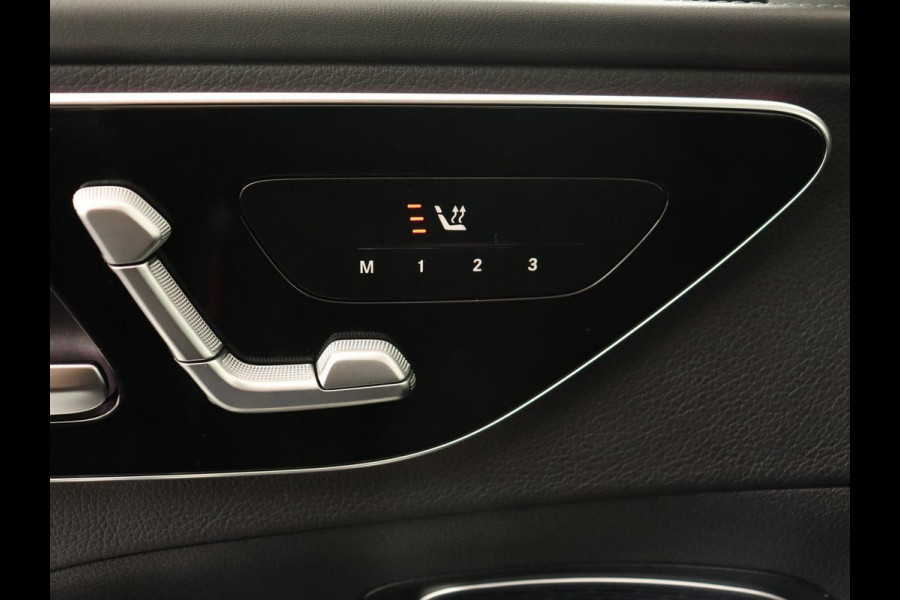 Mercedes-Benz C-Klasse 300 e AMG Line | Panoramadak | Wegklapbare trekhaak | Sfeerverlichting | Elektrische stoelen | Stoelverwarming | 360 Camera | Leder | Memory | Carplay