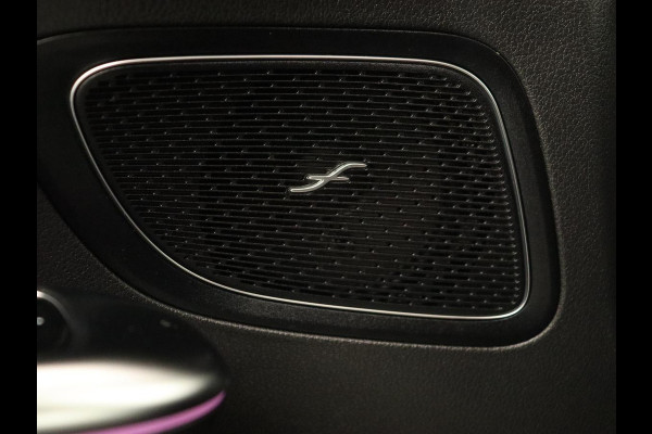 Mercedes-Benz C-Klasse 300 e AMG Line | Panoramadak | Wegklapbare trekhaak | Sfeerverlichting | Elektrische stoelen | Stoelverwarming | 360 Camera | Leder | Memory | Carplay
