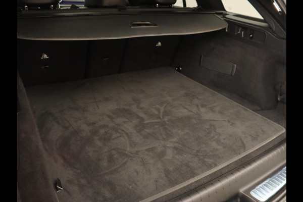 Mercedes-Benz C-Klasse 300 e AMG Line | Panoramadak | Wegklapbare trekhaak | Sfeerverlichting | Elektrische stoelen | Stoelverwarming | 360 Camera | Leder | Memory | Carplay