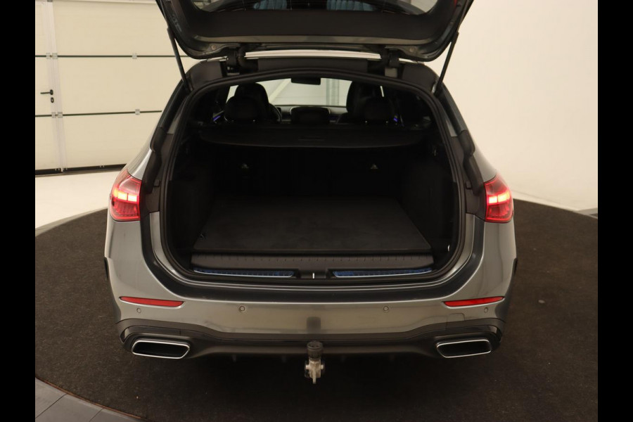 Mercedes-Benz C-Klasse 300 e AMG Line | Panoramadak | Wegklapbare trekhaak | Sfeerverlichting | Elektrische stoelen | Stoelverwarming | 360 Camera | Leder | Memory | Carplay