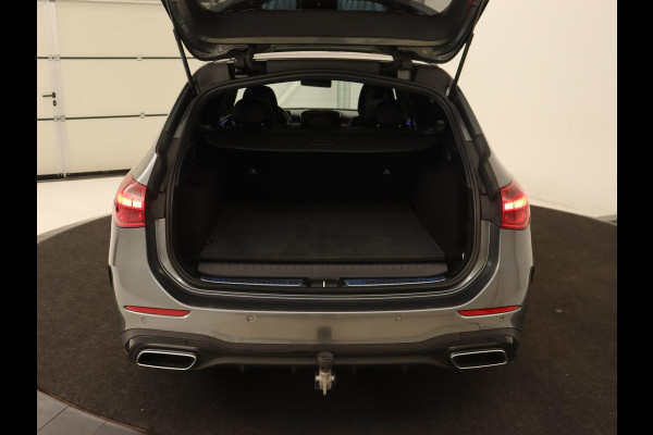 Mercedes-Benz C-Klasse 300 e AMG Line | Panoramadak | Wegklapbare trekhaak | Sfeerverlichting | Elektrische stoelen | Stoelverwarming | 360 Camera | Leder | Memory | Carplay